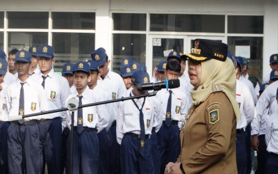 CAMAT CILONGOK PIMPIN APEL SENIN PAGI DI MBS ZAM-ZAM KAMPUS 3