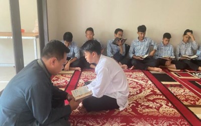 DAUROH TAHFIDZ KELAS IX SMP MBS ZAM-ZAM DI RUMAH TAHFIDZ DESA KARANGLO